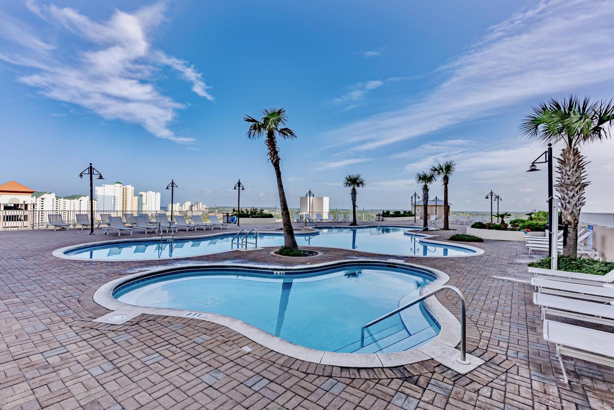 Luxury 4bd 3ba Ocean View Condo! Free Chairs & Umbrella Service! Apartment *