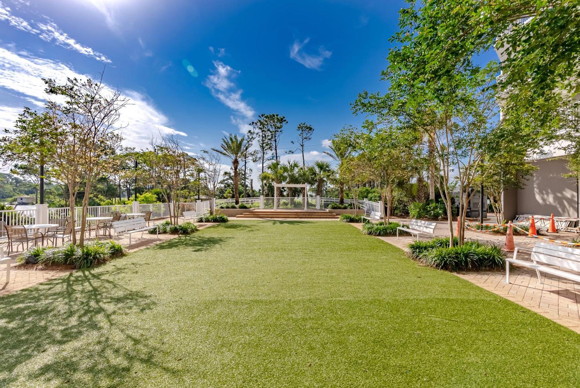 Luxury 4bd 3ba Ocean View Condo! Free Chairs & Umbrella Service! * Panama City Beach