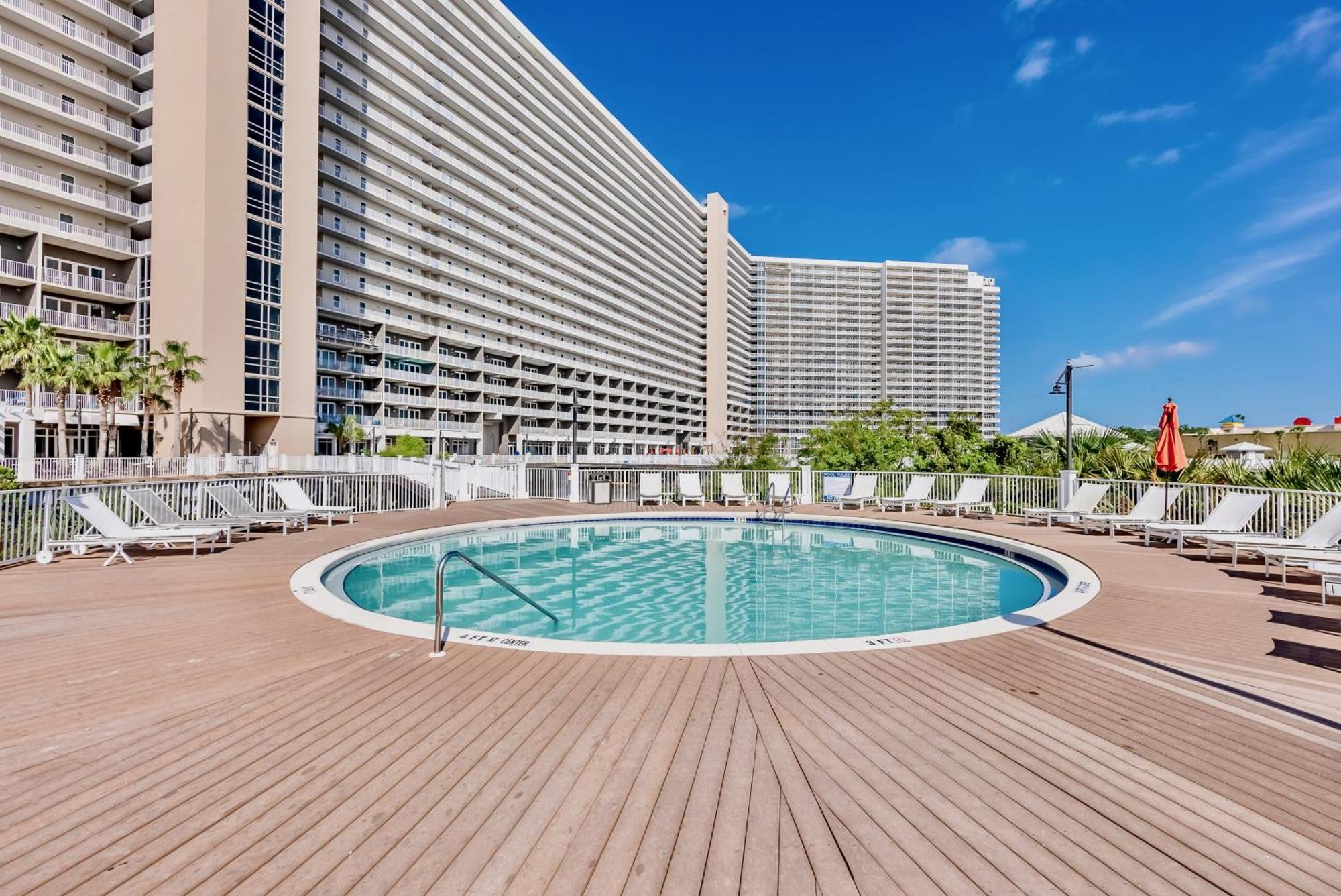 Apartment Luxury 4bd 3ba Ocean View Condo! Free Chairs & Umbrella Service!