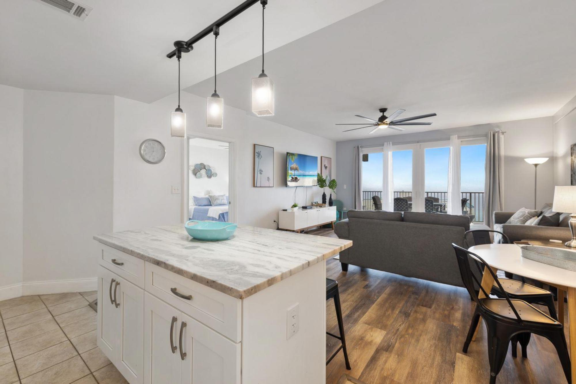 Luxury 4bd 3ba Ocean View Condo! Free Chairs & Umbrella Service! *