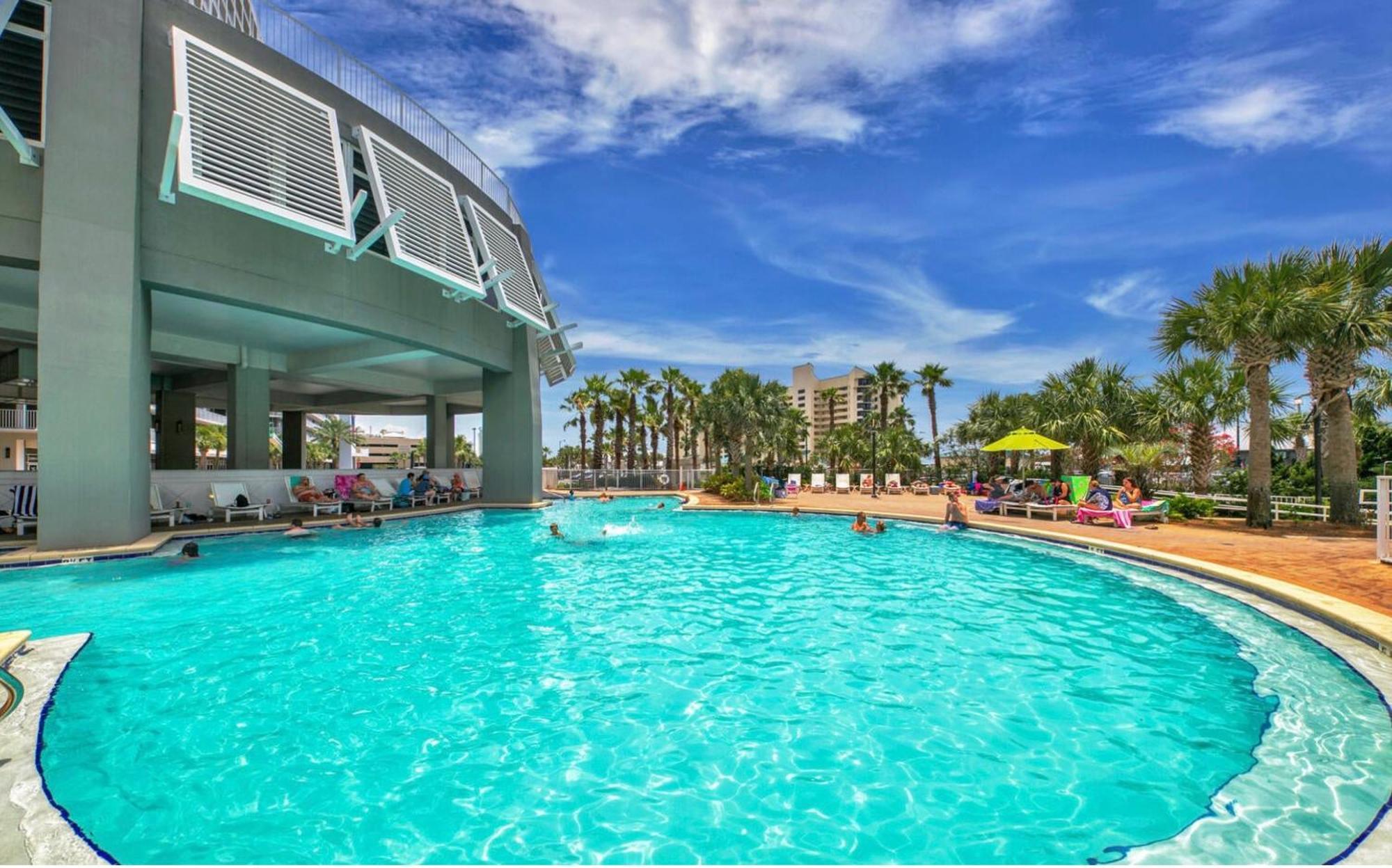 Luxury 4bd 3ba Ocean View Condo! Free Chairs & Umbrella Service! Apartment *