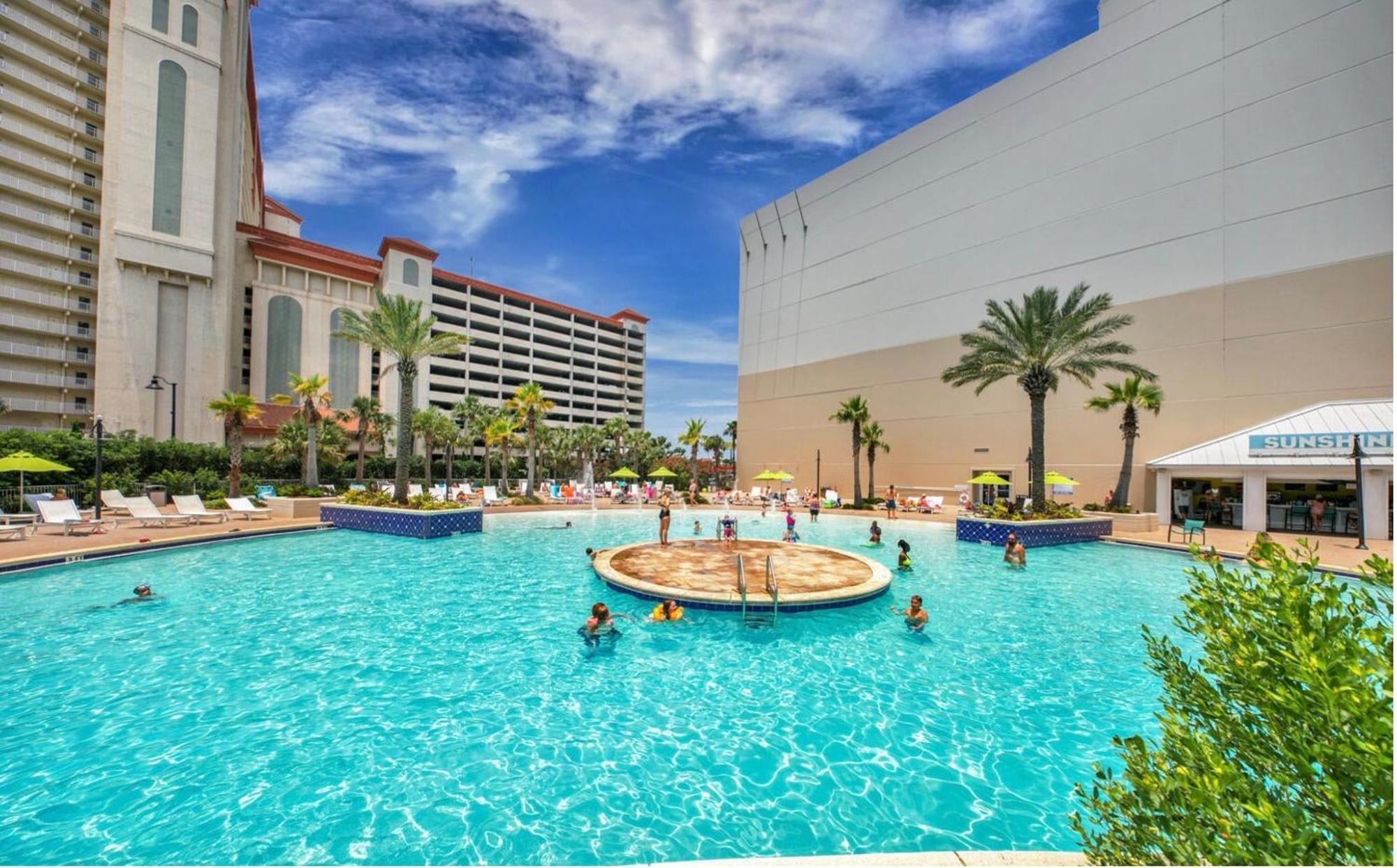 Luxury 4bd 3ba Ocean View Condo! Free Chairs & Umbrella Service! Apartment