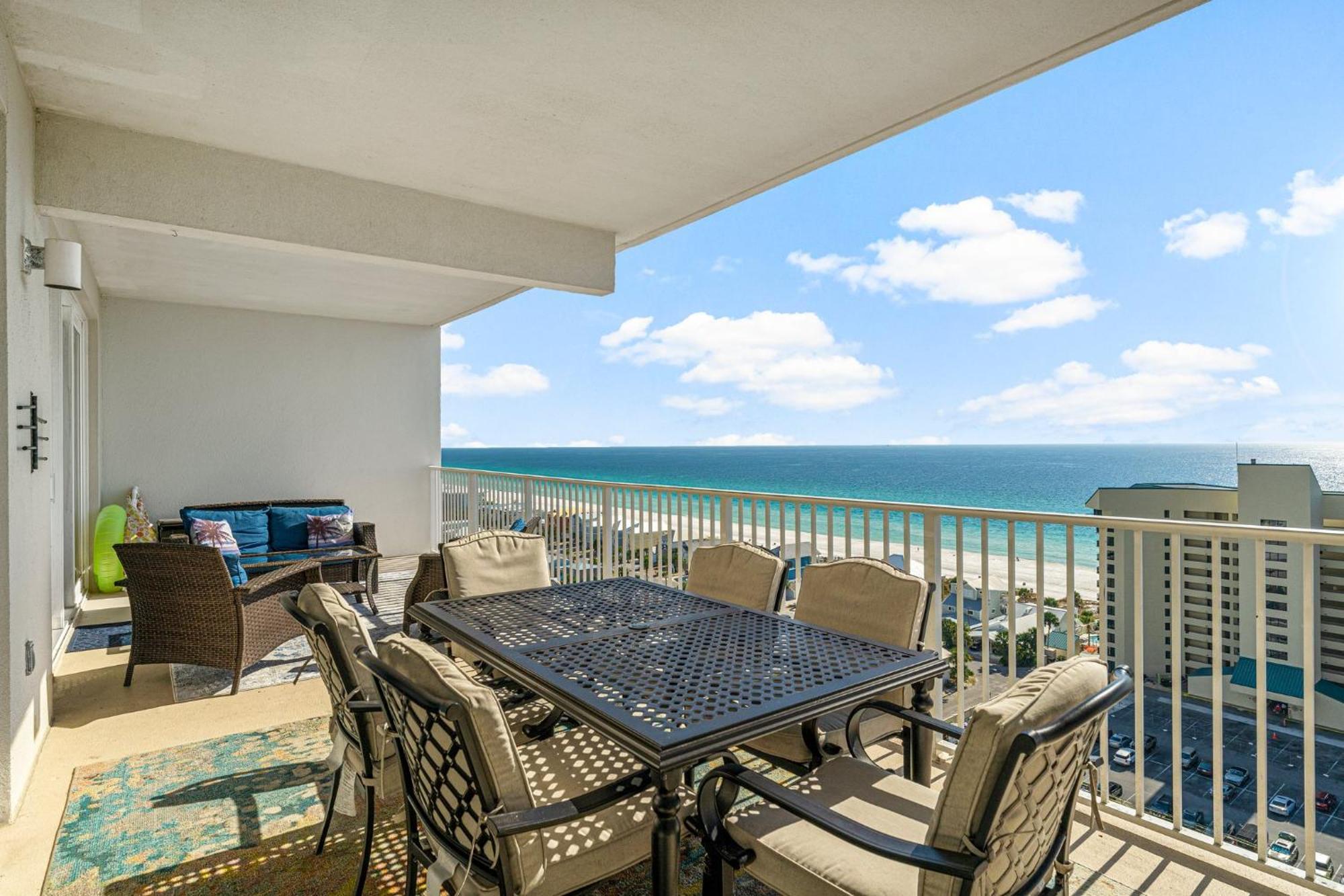 Luxury 4bd 3ba Ocean View Condo! Free Chairs & Umbrella Service! Apartment