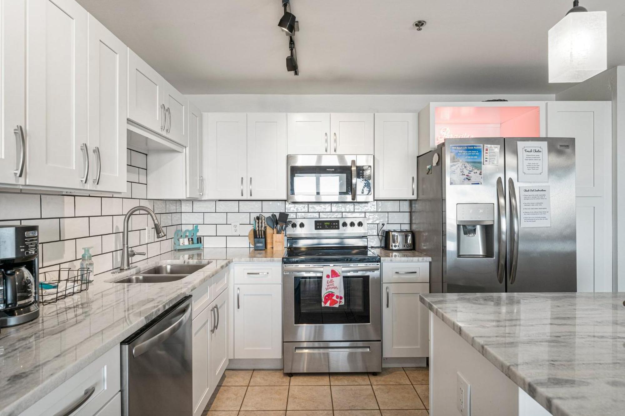 Luxury 4bd 3ba Ocean View Condo! Free Chairs & Umbrella Service! Apartment