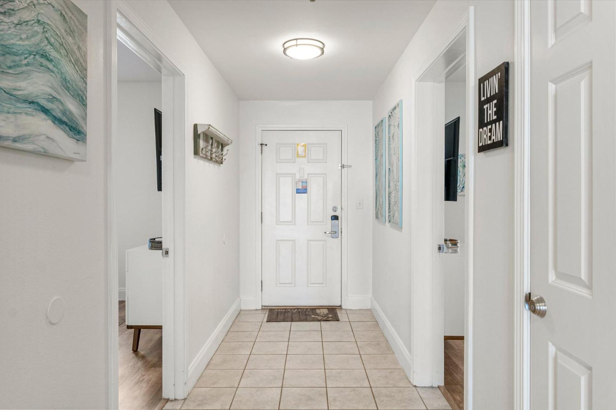 Luxury 4bd 3ba Ocean View Condo! Free Chairs & Umbrella Service!